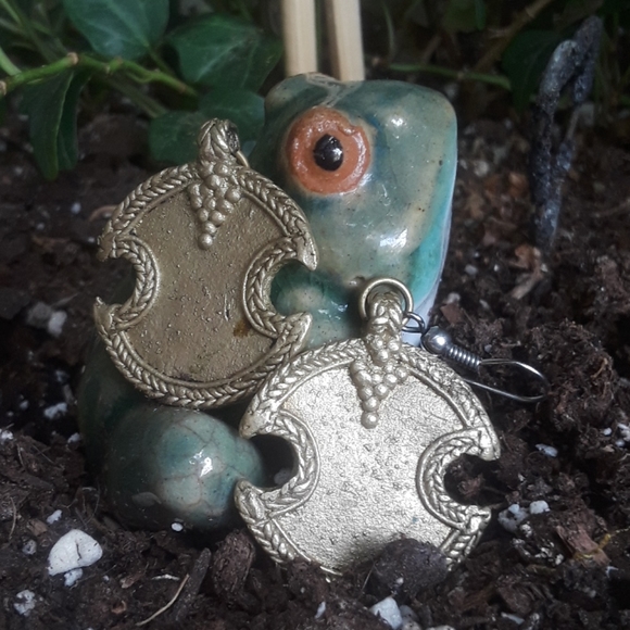 I Ching  Frog Medicine Earrings - Picture 2 of 4